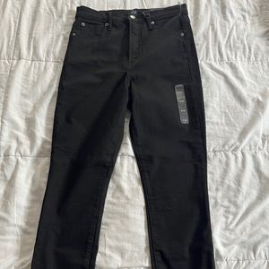 Women’s NWT Gap Black Skinny Jeans